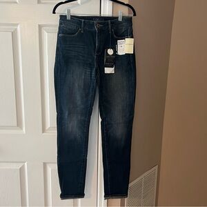 NWT Super Slimming Skinny Jeans
